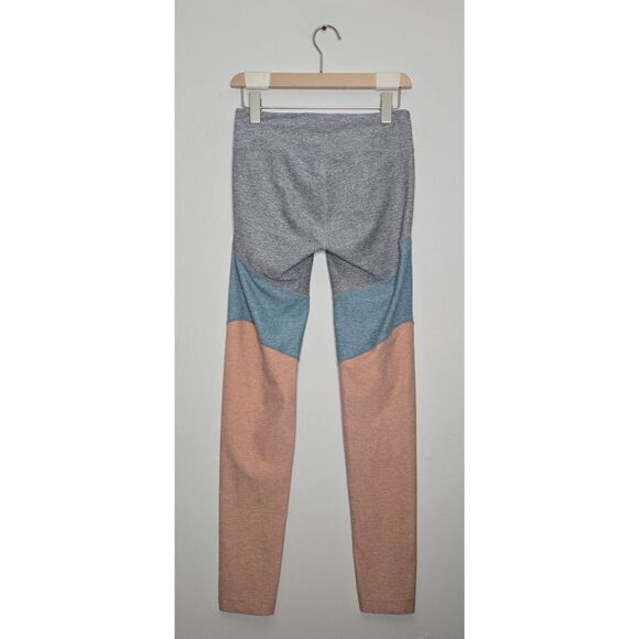 Outdoor Voices Leggings Size Medium 7/8 Springs in Lake/Dove/Rose Quartz - Picture 3 of 5